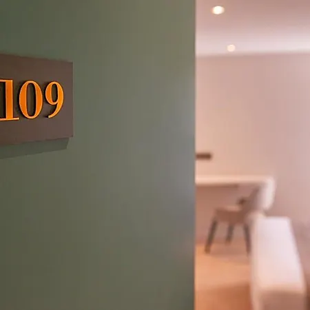 Отель The Originals Boutique, Porte De Dieppe Сент-Обен-Сюр-Си