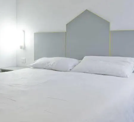 The Originals Boutique, Porte De Dieppe 3* Сент-Обен-Сюр-Си